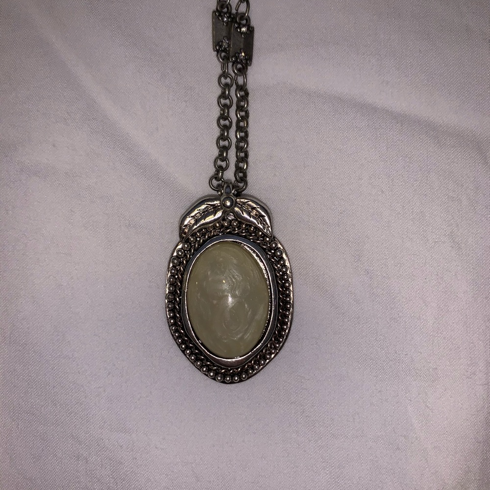 Long women’s necklace
